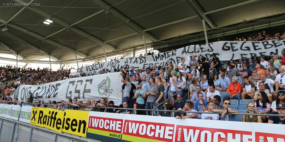 Sturm Graz - Rapid Wien
Oesterreichische Fussball Bundesliga, 7. Runde, SK Sturm Graz - SK Rapid Wien, Stadion Liebenau Graz, 10.09.2016. 

Foto zeigt Fans von Sturm mit einem Spruchband
