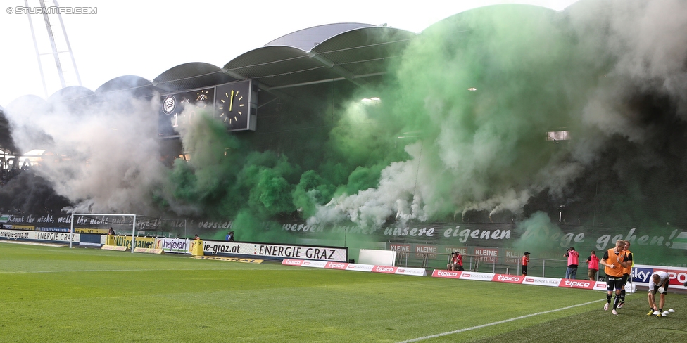 Sturm Graz - Rapid Wien
Oesterreichische Fussball Bundesliga, 7. Runde, SK Sturm Graz - SK Rapid Wien, Stadion Liebenau Graz, 10.09.2016. 

Foto zeigt Fans von Sturm mit einer Choreografie
Schlüsselwörter: pyrotechnik