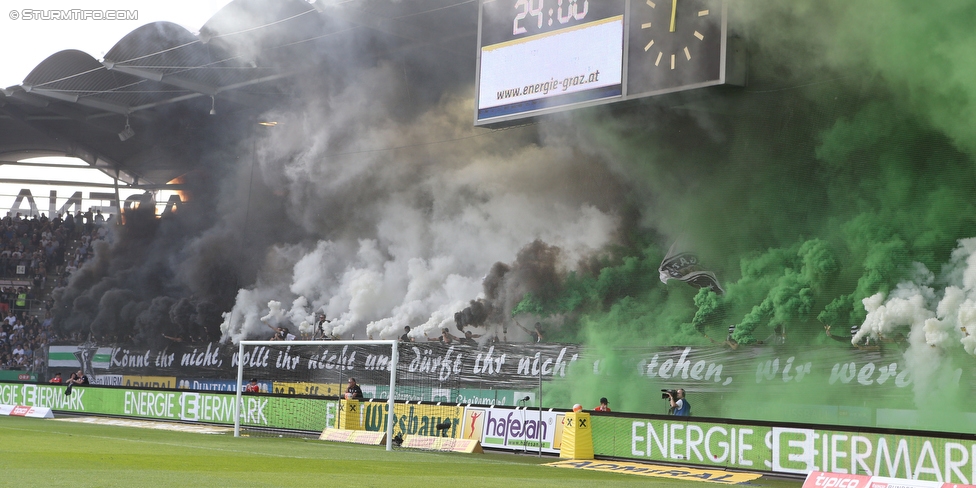 Sturm Graz - Rapid Wien
Oesterreichische Fussball Bundesliga, 7. Runde, SK Sturm Graz - SK Rapid Wien, Stadion Liebenau Graz, 10.09.2016. 

Foto zeigt Fans von Sturm mit einer Choreografie
Schlüsselwörter: pyrotechnik