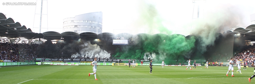 Sturm Graz - Rapid Wien
Oesterreichische Fussball Bundesliga, 7. Runde, SK Sturm Graz - SK Rapid Wien, Stadion Liebenau Graz, 10.09.2016. 

Foto zeigt Fans von Sturm mit einer Choreografie
Schlüsselwörter: pyrotechnik