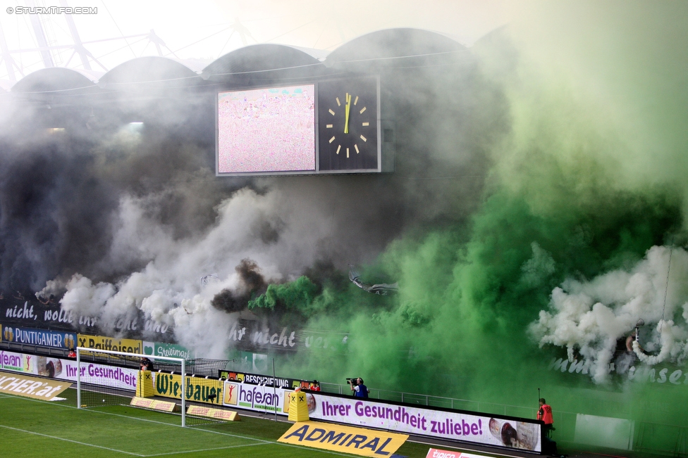 Sturm Graz - Rapid Wien
Oesterreichische Fussball Bundesliga, 7. Runde, SK Sturm Graz - SK Rapid Wien, Stadion Liebenau Graz, 10.09.2016. 

Foto zeigt Fans von Sturm mit einer Choreografie
Schlüsselwörter: pyrotechnik