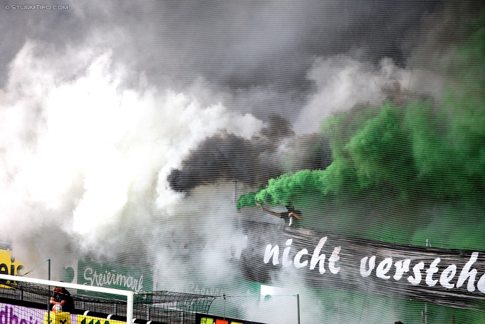 Sturm Graz - Rapid Wien
Oesterreichische Fussball Bundesliga, 7. Runde, SK Sturm Graz - SK Rapid Wien, Stadion Liebenau Graz, 10.09.2016. 

Foto zeigt Fans von Sturm mit einer Choreografie
Schlüsselwörter: pyrotechnik