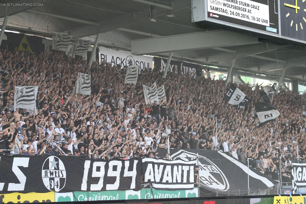 Sturm Graz - Rapid Wien
Oesterreichische Fussball Bundesliga, 7. Runde, SK Sturm Graz - SK Rapid Wien, Stadion Liebenau Graz, 10.09.2016. 

Foto zeigt Fans von Sturm 
