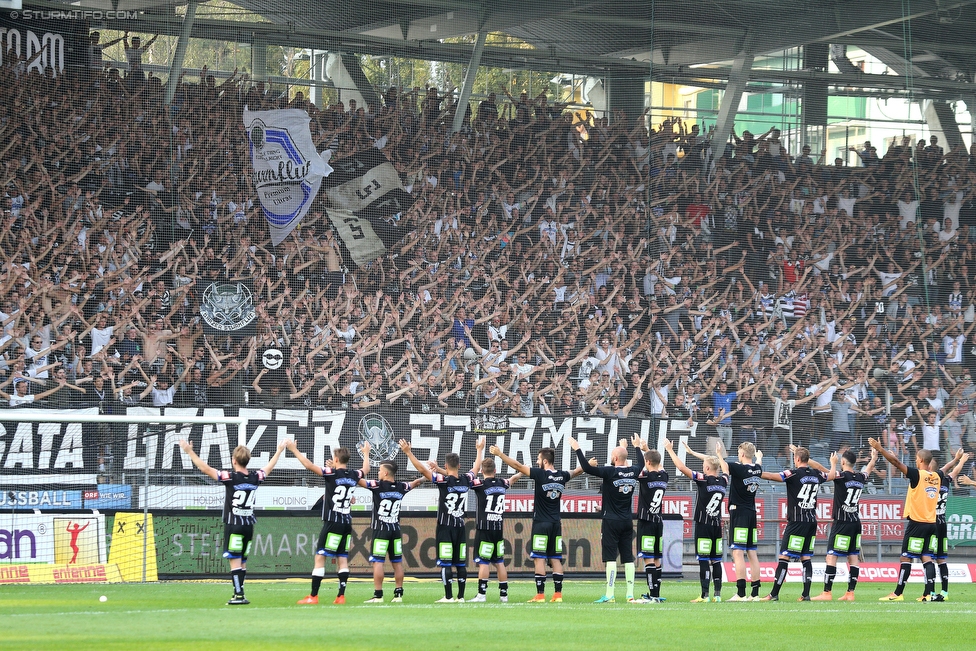 Sturm Graz - Rapid Wien
Oesterreichische Fussball Bundesliga, 7. Runde, SK Sturm Graz - SK Rapid Wien, Stadion Liebenau Graz, 10.09.2016. 

Foto zeigt Fans von Sturm und die Mannschaft von Sturm
Schlüsselwörter: jubel