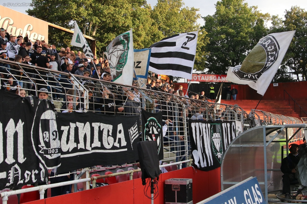 Admira Wacker - Sturm Graz
Oesterreichische Fussball Bundesliga, 8. Runde, FC Admira Wacker Moedling - SK Sturm Graz, Stadion Suedstadt Maria Enzersdorf, 17.09.2016. 

Foto zeigt Fans von Sturm
