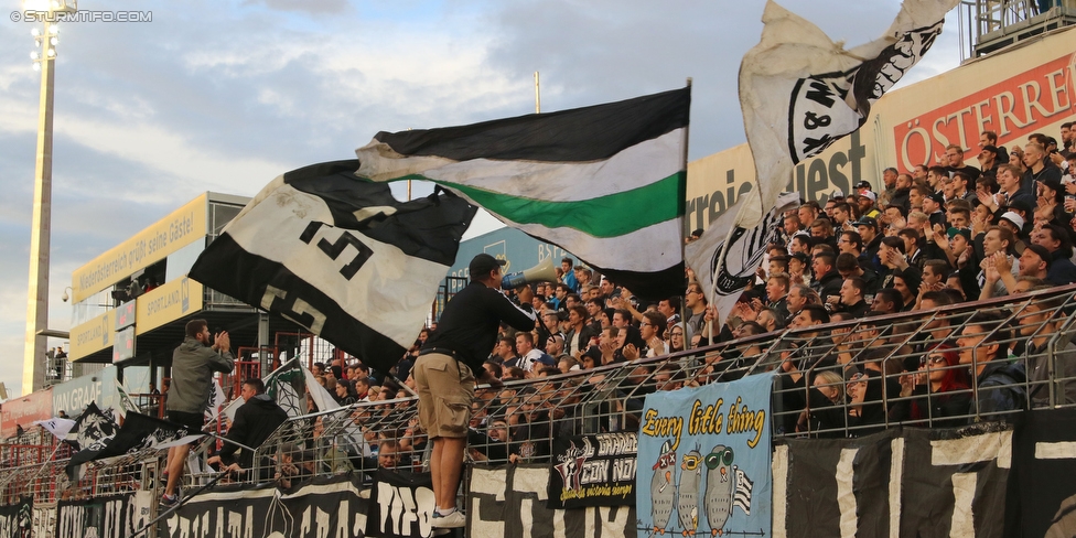 Admira Wacker - Sturm Graz
Oesterreichische Fussball Bundesliga, 8. Runde, FC Admira Wacker Moedling - SK Sturm Graz, Stadion Suedstadt Maria Enzersdorf, 17.09.2016. 

Foto zeigt Fans von Sturm
