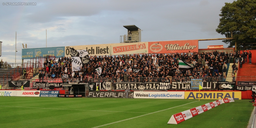 Admira Wacker - Sturm Graz
Oesterreichische Fussball Bundesliga, 8. Runde, FC Admira Wacker Moedling - SK Sturm Graz, Stadion Suedstadt Maria Enzersdorf, 17.09.2016. 

Foto zeigt Fans von Sturm
