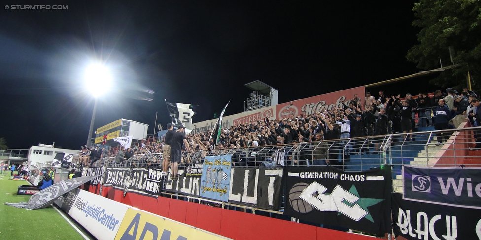 Admira Wacker - Sturm Graz
Oesterreichische Fussball Bundesliga, 8. Runde, FC Admira Wacker Moedling - SK Sturm Graz, Stadion Suedstadt Maria Enzersdorf, 17.09.2016. 

Foto zeigt Fans von Sturm
