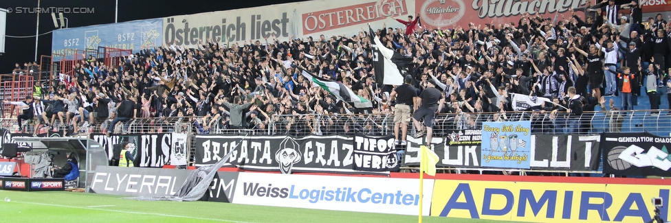 Admira Wacker - Sturm Graz
Oesterreichische Fussball Bundesliga, 8. Runde, FC Admira Wacker Moedling - SK Sturm Graz, Stadion Suedstadt Maria Enzersdorf, 17.09.2016. 

Foto zeigt Fans von Sturm
