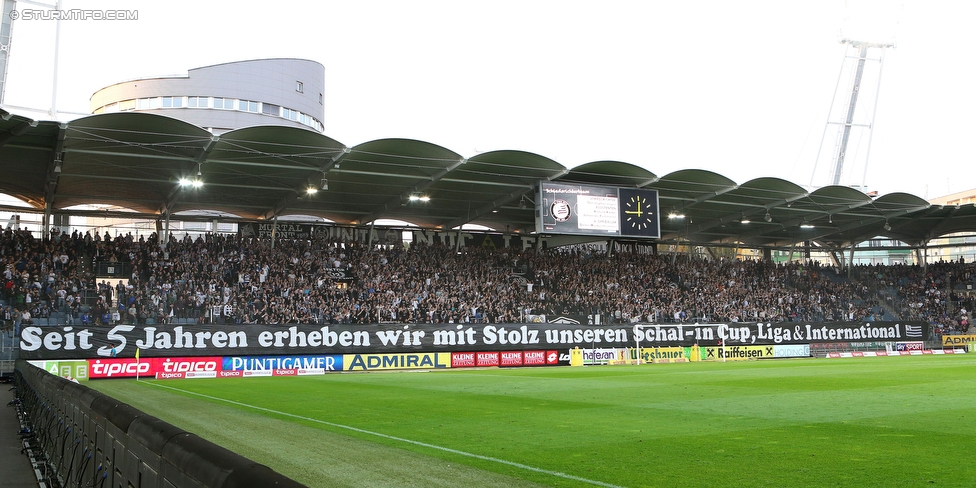 Sturm Graz - Wolfsberg
Oesterreichische Fussball Bundesliga, 9. Runde, SK Sturm Graz - Wolfsberger AC, Stadion Liebenau Graz, 24.09.2016. 

Foto zeigt Fans von Sturm mit einer Choreografie
