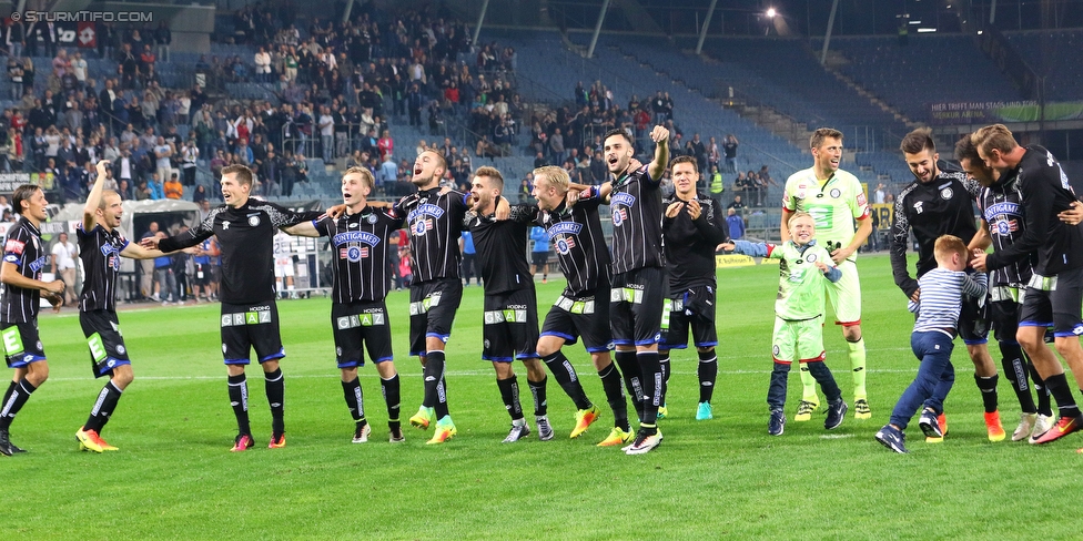 Sturm Graz - Wolfsberg
Oesterreichische Fussball Bundesliga, 9. Runde, SK Sturm Graz - Wolfsberger AC, Stadion Liebenau Graz, 24.09.2016. 

Foto zeigt die Mannschaft von Sturm
Schlüsselwörter: jubel