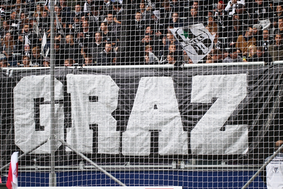 Salzburg - Sturm Graz
Oesterreichische Fussball Bundesliga, 10. Runde, FC RB Salzburg - SK Sturm Graz, Stadion Wals-Siezenheim, 02.10.2016. 

Foto zeigt Fans von Sturm mit einem Spruchband
