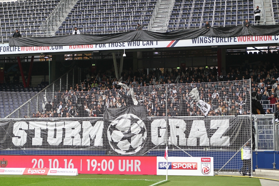 Salzburg - Sturm Graz
Oesterreichische Fussball Bundesliga, 10. Runde, FC RB Salzburg - SK Sturm Graz, Stadion Wals-Siezenheim, 02.10.2016. 

Foto zeigt Fans von Sturm mit einem Spruchband
