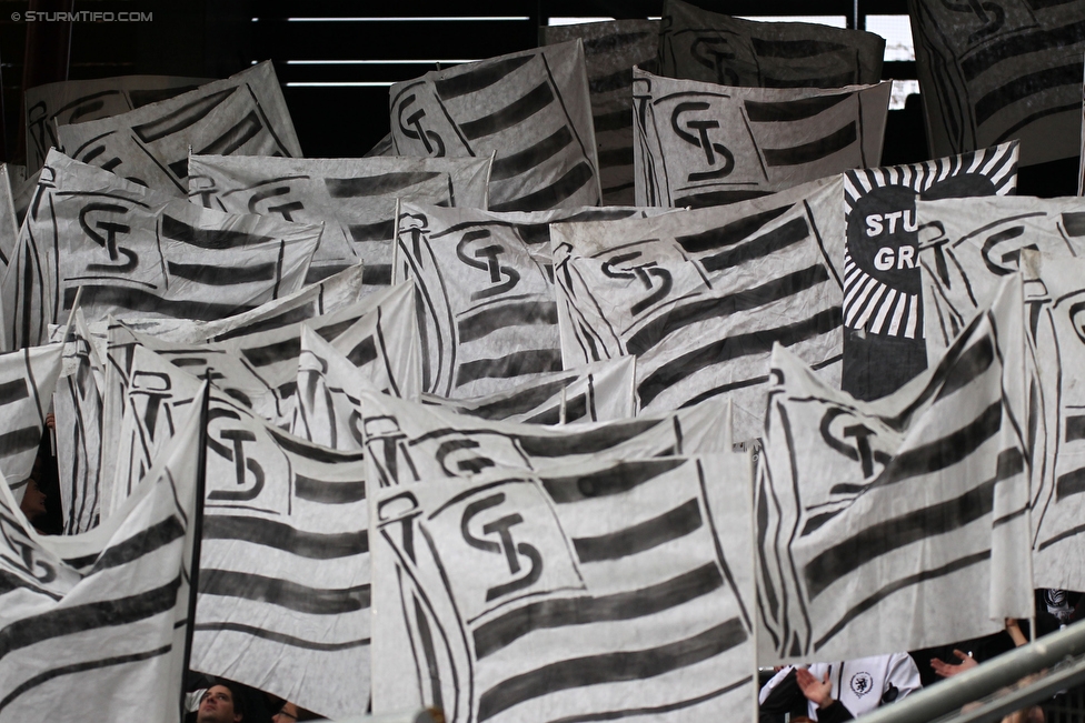 Salzburg - Sturm Graz
Oesterreichische Fussball Bundesliga, 10. Runde, FC RB Salzburg - SK Sturm Graz, Stadion Wals-Siezenheim, 02.10.2016. 

Foto zeigt Fans von Sturm mit einer Choreografie
