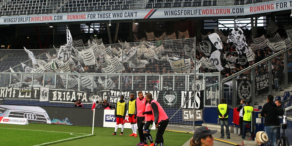 Salzburg - Sturm Graz
Oesterreichische Fussball Bundesliga, 10. Runde, FC RB Salzburg - SK Sturm Graz, Stadion Wals-Siezenheim, 02.10.2016. 

Foto zeigt Fans von Sturm
