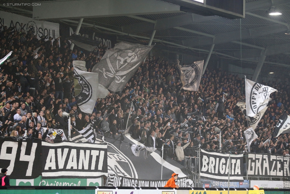 Sturm Graz - Ried
Oesterreichische Fussball Bundesliga, 11. Runde, SK Sturm Graz - SV Ried, Stadion Liebenau Graz, 15.10.2016. 

Foto zeigt Fans von Sturm
