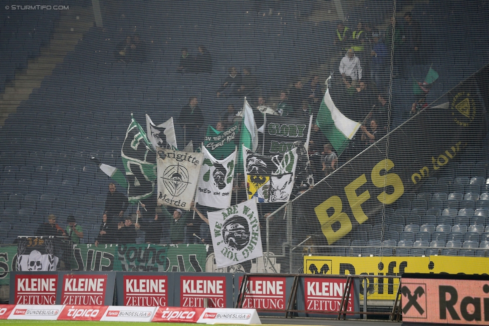 Sturm Graz - Ried
Oesterreichische Fussball Bundesliga, 11. Runde, SK Sturm Graz - SV Ried, Stadion Liebenau Graz, 15.10.2016. 

Foto zeigt Fans von Ried
