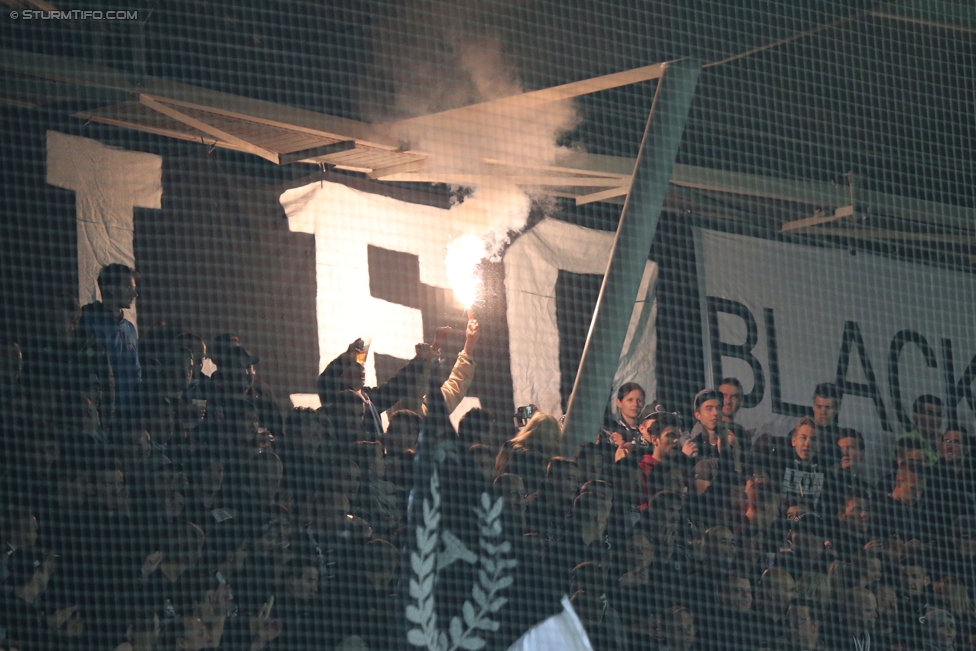 Sturm Graz - Ried
Oesterreichische Fussball Bundesliga, 11. Runde, SK Sturm Graz - SV Ried, Stadion Liebenau Graz, 15.10.2016. 

Foto zeigt Fans von Sturm
Schlüsselwörter: pyrotechnik