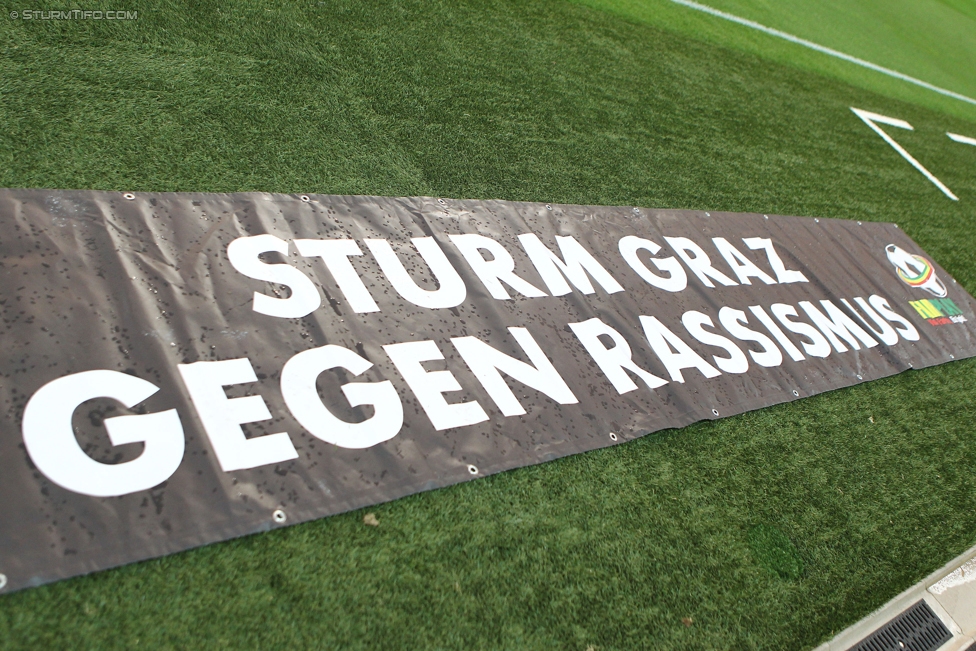 Sturm Graz - Ried
Oesterreichische Fussball Bundesliga, 11. Runde, SK Sturm Graz - SV Ried, Stadion Liebenau Graz, 15.10.2016. 

Foto zeigt Banner der FARE Aktionswoche gegen Rassismus

