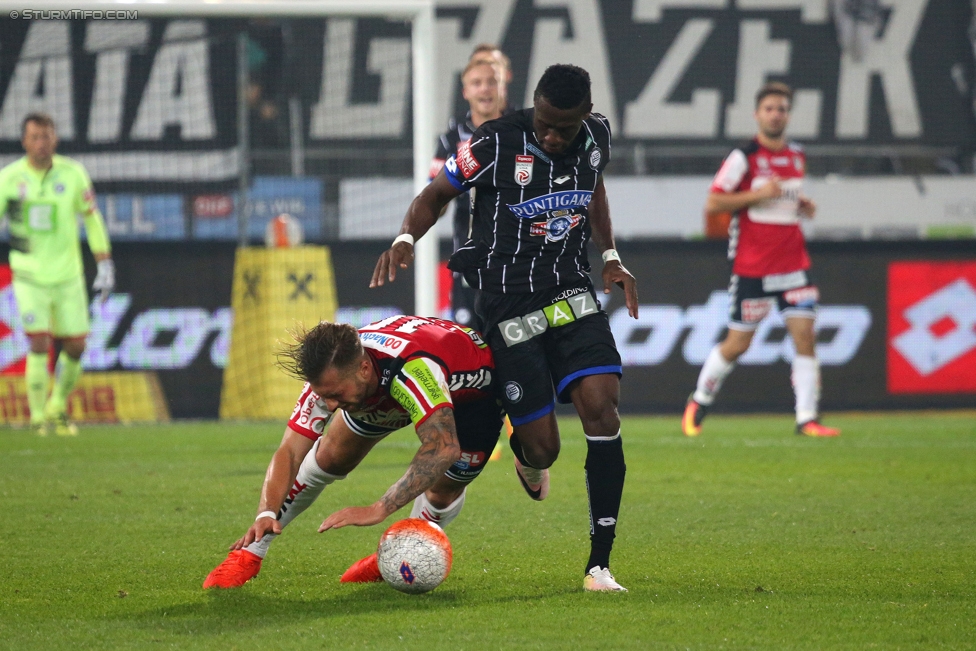 Sturm Graz - Ried
Oesterreichische Fussball Bundesliga, 11. Runde, SK Sturm Graz - SV Ried, Stadion Liebenau Graz, 15.10.2016. 

Foto zeigt Peter Zulj (Ried) und Osagie Bright Edomwonyi (Sturm)
