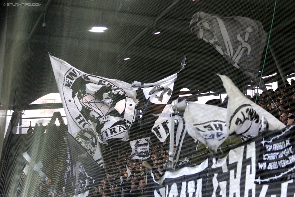 Sturm Graz - Mattersburg
Oesterreichische Fussball Bundesliga, 12. Runde, SK Sturm Graz - SV Mattersburg, Stadion Liebenau Graz, 22.10.2016. 

Foto zeigt Fans von Sturm
