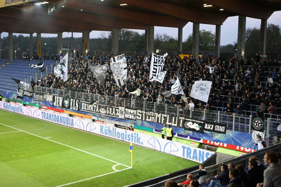 St. Poelten - Sturm Graz
OEFB Cup, 3. Runde, SKN St. Poelten - SK Sturm Graz, Arena St. Poelten, 26.10.2016. 

Foto zeigt Fans von Sturm
