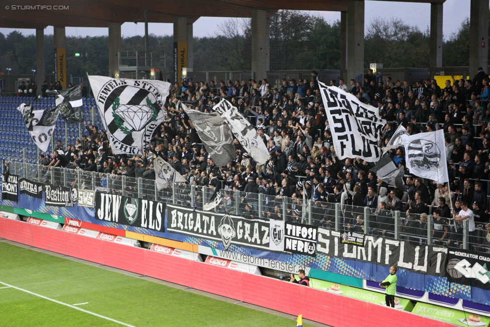 St. Poelten - Sturm Graz
OEFB Cup, 3. Runde, SKN St. Poelten - SK Sturm Graz, Arena St. Poelten, 26.10.2016. 

Foto zeigt Fans von Sturm
