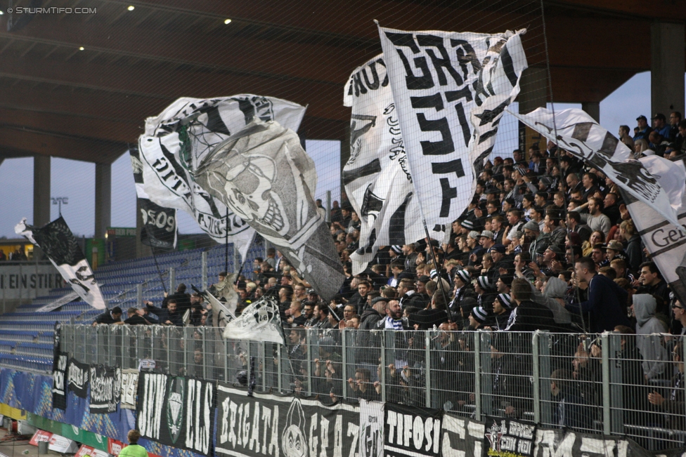 St. Poelten - Sturm Graz
OEFB Cup, 3. Runde, SKN St. Poelten - SK Sturm Graz, Arena St. Poelten, 26.10.2016. 

Foto zeigt Fans von Sturm
