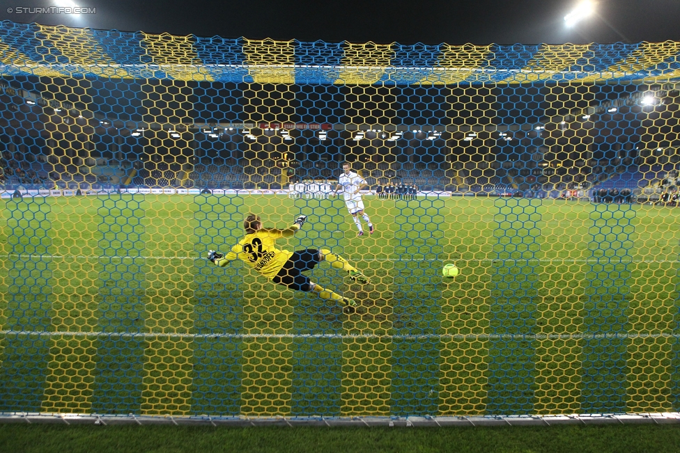 St. Poelten - Sturm Graz
OEFB Cup, 3. Runde, SKN St. Poelten - SK Sturm Graz, Arena St. Poelten, 26.10.2016. 

Foto zeigt Thomas Vollnhofer (St. Poelten) und Roman Kienast (Sturm)
Schlüsselwörter: tor elfmeter