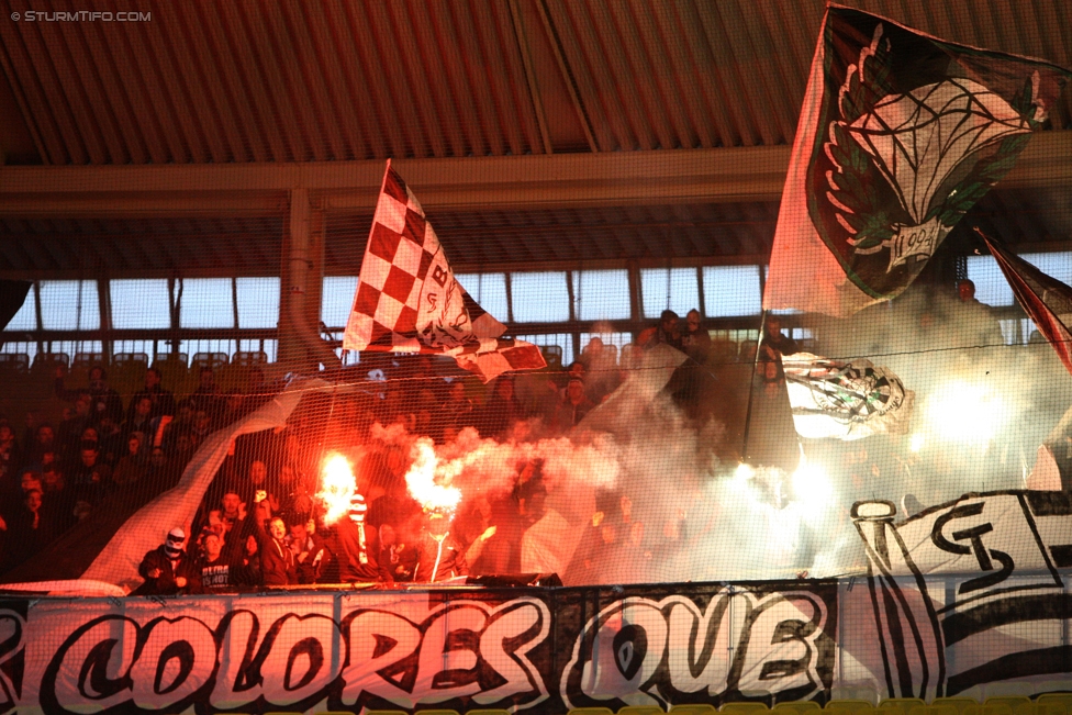 Austria Wien - Sturm Graz
Oesterreichische Fussball Bundesliga, 13. Runde, FK Austria Wien - SK Sturm Graz, Ernst Happel Stadion Wien, 30.10.2016. 

Foto zeigt Fans von Sturm mit einer Choreografie
Schlüsselwörter: pyrotechnik