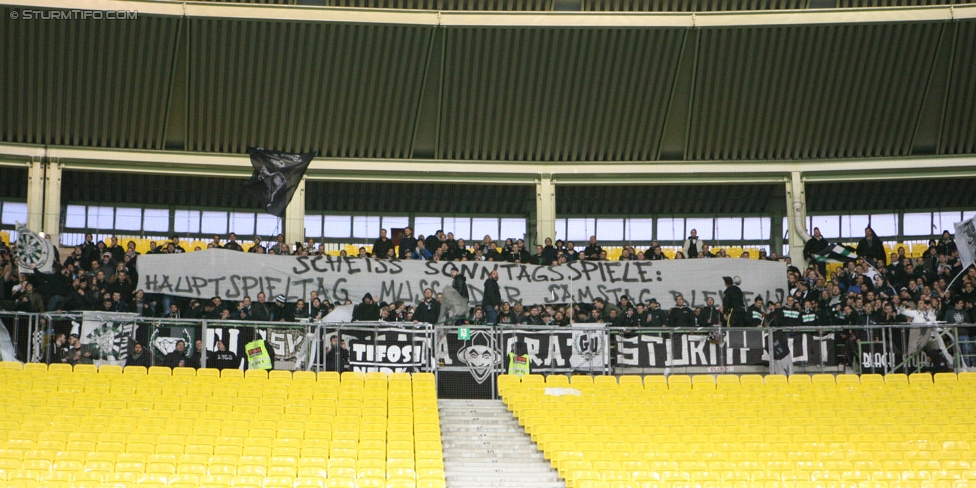 Austria Wien - Sturm Graz
Oesterreichische Fussball Bundesliga, 13. Runde, FK Austria Wien - SK Sturm Graz, Ernst Happel Stadion Wien, 30.10.2016. 

Foto zeigt Fans von Sturm mit einem Spruchband
Schlüsselwörter: protest