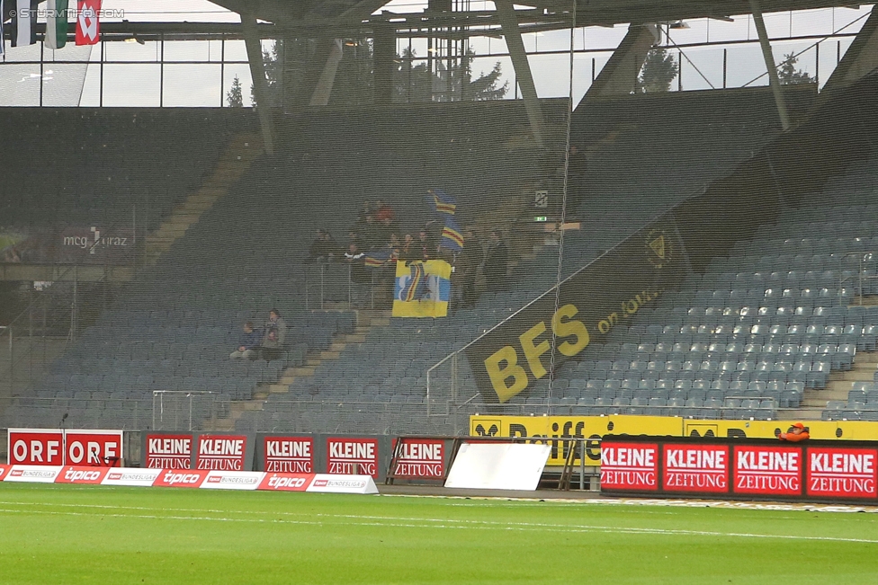 Sturm Graz - St. Poelten
Oesterreichische Fussball Bundesliga, 14. Runde, SK Sturm Graz - SKN St. Poelten, Stadion Liebenau Graz, 05.11.2016. 

Foto zeigt Fans von St. Poelten
