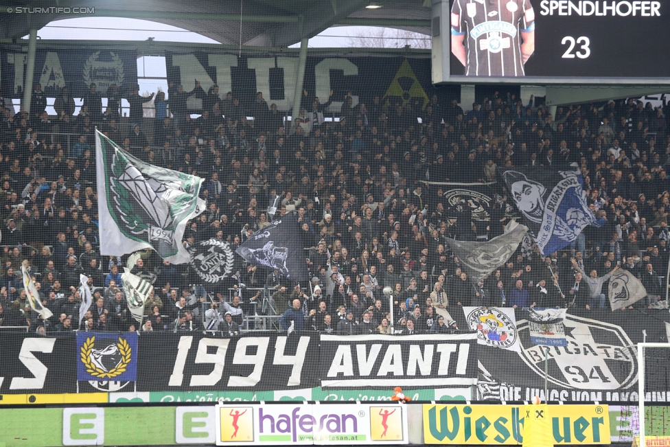 Sturm Graz - St. Poelten
Oesterreichische Fussball Bundesliga, 14. Runde, SK Sturm Graz - SKN St. Poelten, Stadion Liebenau Graz, 05.11.2016. 

Foto zeigt Fans von Sturm
