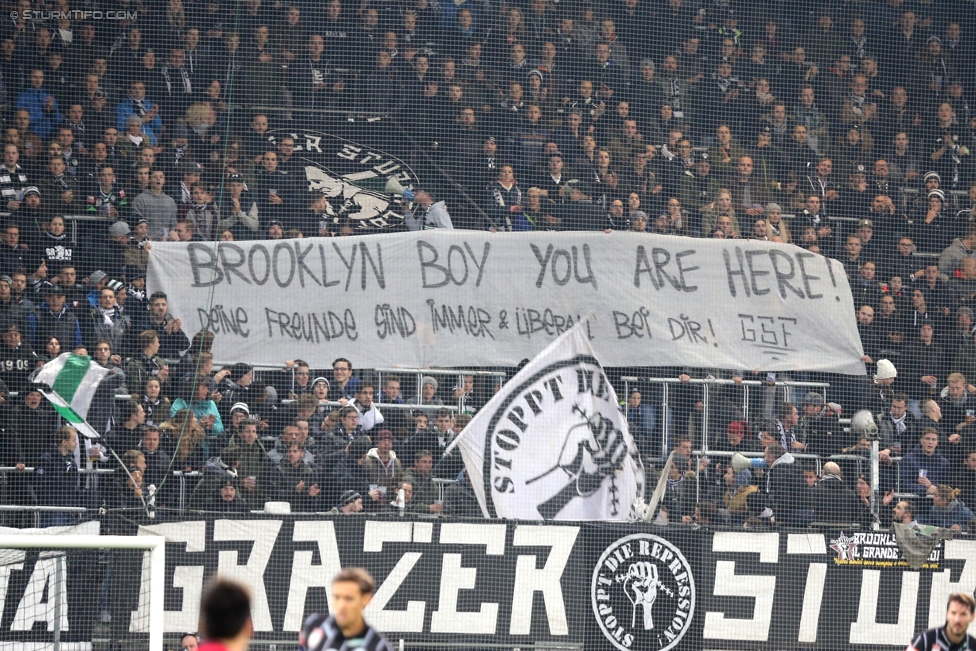 Sturm Graz - St. Poelten
Oesterreichische Fussball Bundesliga, 14. Runde, SK Sturm Graz - SKN St. Poelten, Stadion Liebenau Graz, 05.11.2016. 

Foto zeigt Fans von Sturm mit einem Spruchband
