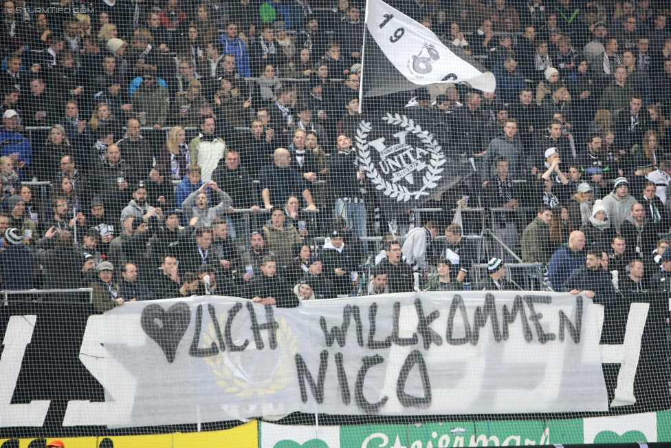 Sturm Graz - St. Poelten
Oesterreichische Fussball Bundesliga, 14. Runde, SK Sturm Graz - SKN St. Poelten, Stadion Liebenau Graz, 05.11.2016. 

Foto zeigt Fans von Sturm mit einem Spruchband
