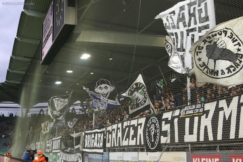 Sturm Graz - St. Poelten
Oesterreichische Fussball Bundesliga, 14. Runde, SK Sturm Graz - SKN St. Poelten, Stadion Liebenau Graz, 05.11.2016. 

Foto zeigt Fans von Sturm
