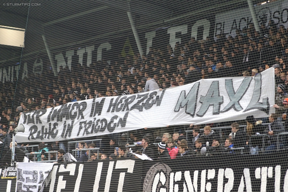 Sturm Graz - St. Poelten
Oesterreichische Fussball Bundesliga, 14. Runde, SK Sturm Graz - SKN St. Poelten, Stadion Liebenau Graz, 05.11.2016. 

Foto zeigt Fans von Sturm mit einem Spruchband
