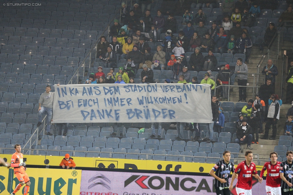 Sturm Graz - St. Poelten
Oesterreichische Fussball Bundesliga, 14. Runde, SK Sturm Graz - SKN St. Poelten, Stadion Liebenau Graz, 05.11.2016. 

Foto zeigt Fans von Karlsruhe mit einem Spruchband
