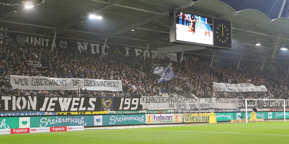 Sturm Graz - St. Poelten
Oesterreichische Fussball Bundesliga, 14. Runde, SK Sturm Graz - SKN St. Poelten, Stadion Liebenau Graz, 05.11.2016. 

Foto zeigt Fans von Sturm mit einem Spruchband
Schlüsselwörter: protest