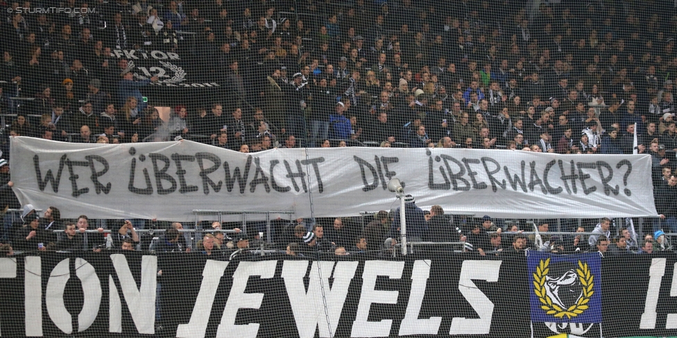 Sturm Graz - St. Poelten
Oesterreichische Fussball Bundesliga, 14. Runde, SK Sturm Graz - SKN St. Poelten, Stadion Liebenau Graz, 05.11.2016. 

Foto zeigt Fans von Sturm mit einem Spruchband
Schlüsselwörter: protest