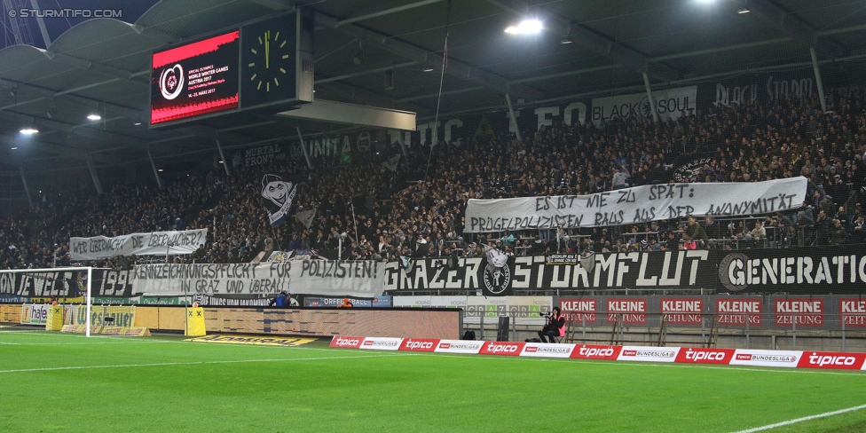 Sturm Graz - St. Poelten
Oesterreichische Fussball Bundesliga, 14. Runde, SK Sturm Graz - SKN St. Poelten, Stadion Liebenau Graz, 05.11.2016. 

Foto zeigt Fans von Sturm mit einem Spruchband
Schlüsselwörter: protest