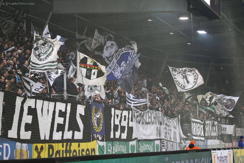 Sturm Graz - St. Poelten
Oesterreichische Fussball Bundesliga, 14. Runde, SK Sturm Graz - SKN St. Poelten, Stadion Liebenau Graz, 05.11.2016. 

Foto zeigt Fans von Sturm
