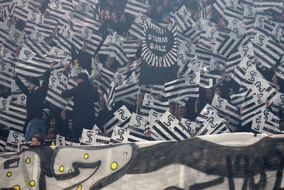 Rapid Wien - Sturm Graz
Oesterreichische Fussball Bundesliga, 16. Runde, SK Rapid Wien - SK Sturm Graz, Weststadion Wien, 27.11.2016. 

Foto zeigt Fans von Sturm mit einer Choreografie
