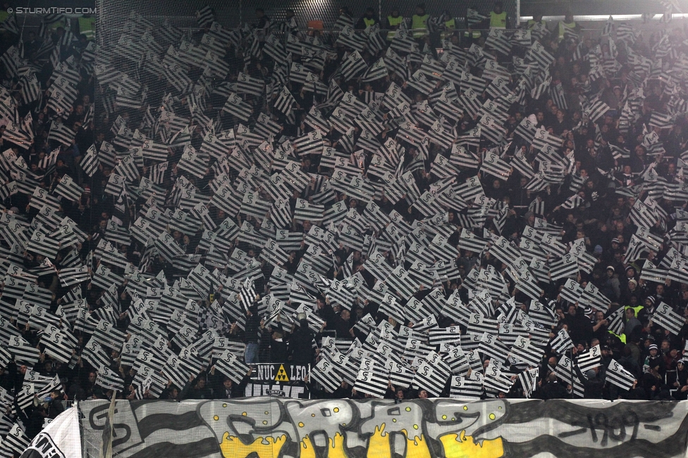 Rapid Wien - Sturm Graz
Oesterreichische Fussball Bundesliga, 16. Runde, SK Rapid Wien - SK Sturm Graz, Weststadion Wien, 27.11.2016. 

Foto zeigt Fans von Sturm mit einer Choreografie
