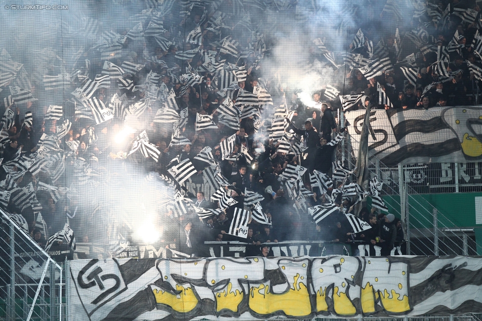 Rapid Wien - Sturm Graz
Oesterreichische Fussball Bundesliga, 16. Runde, SK Rapid Wien - SK Sturm Graz, Weststadion Wien, 27.11.2016. 

Foto zeigt Fans von Sturm mit einer Choreografie
Schlüsselwörter: pyrotechnik