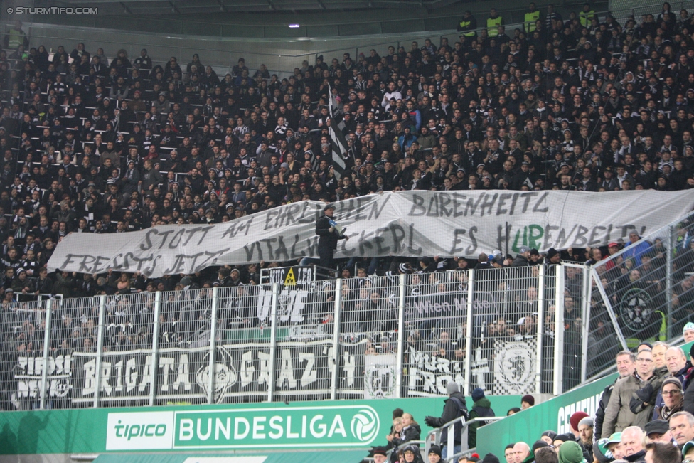 Rapid Wien - Sturm Graz
Oesterreichische Fussball Bundesliga, 16. Runde, SK Rapid Wien - SK Sturm Graz, Weststadion Wien, 27.11.2016. 

Foto zeigt Fans von Sturm mit einem Spruchband
