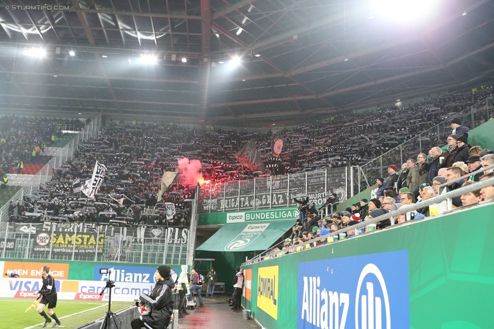 Rapid Wien - Sturm Graz
Oesterreichische Fussball Bundesliga, 16. Runde, SK Rapid Wien - SK Sturm Graz, Weststadion Wien, 27.11.2016. 

Foto zeigt Fans von Sturm
Schlüsselwörter: pyrotechnik