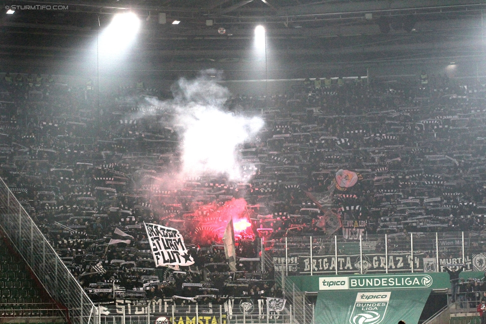 Rapid Wien - Sturm Graz
Oesterreichische Fussball Bundesliga, 16. Runde, SK Rapid Wien - SK Sturm Graz, Weststadion Wien, 27.11.2016. 

Foto zeigt Fans von Sturm
Schlüsselwörter: pyrotechnik