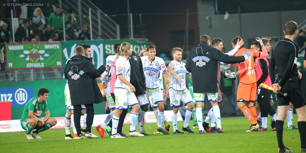 Rapid Wien - Sturm Graz
Oesterreichische Fussball Bundesliga, 16. Runde, SK Rapid Wien - SK Sturm Graz, Weststadion Wien, 27.11.2016. 

Foto zeigt die Mannschaft von Sturm
Schlüsselwörter: jubel