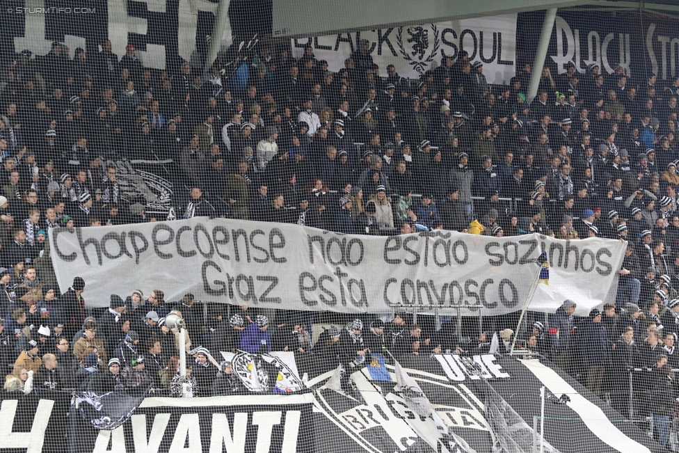 Sturm Graz - Admira Wacker
Oesterreichische Fussball Bundesliga, 17. Runde, SK Sturm Graz - FC Admira Wacker Moedling, Stadion Liebenau Graz, 30.11.2016. 

Foto zeigt Fans von Sturm mit einem Spruchband
